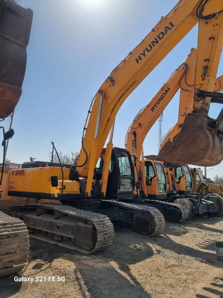 بازسازی و زیباسازی ماشین آلات راهسازی معدنی نقاشی|خدمات موتور و ماشین|اسلامشهر, شاطره|دیوار