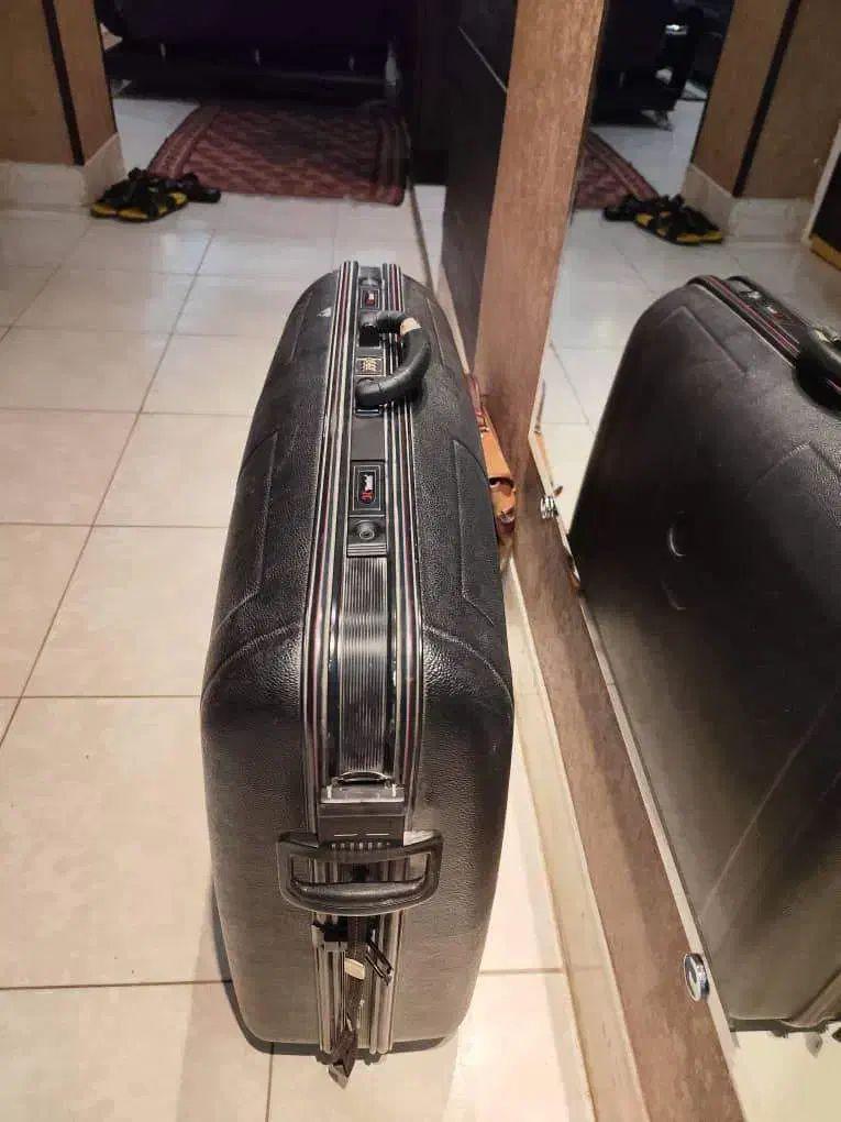 چمدان|کیف، کفش، کمربند|اصفهان, فیض|دیوار