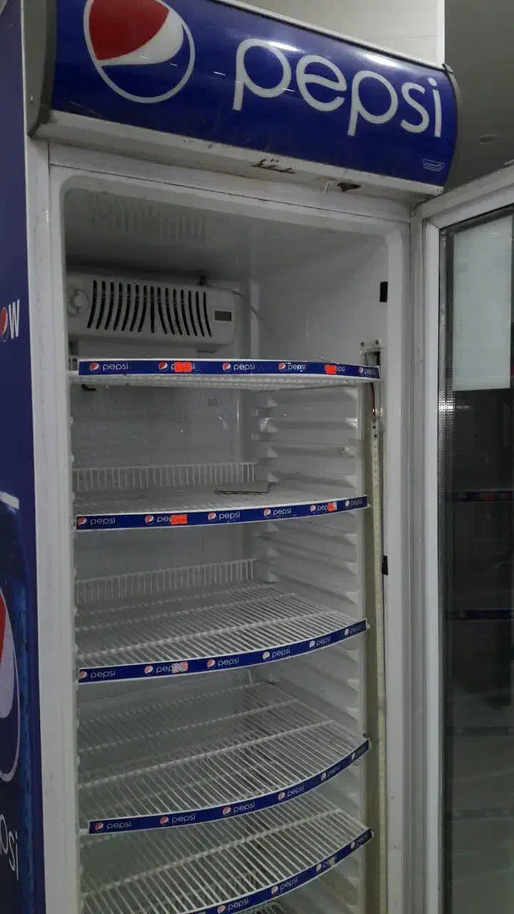 یخچال ایستاده نوشابه برند زاگرس|کافیشاپ و رستوران|اندیشه, اندیشه فاز ۱|دیوار