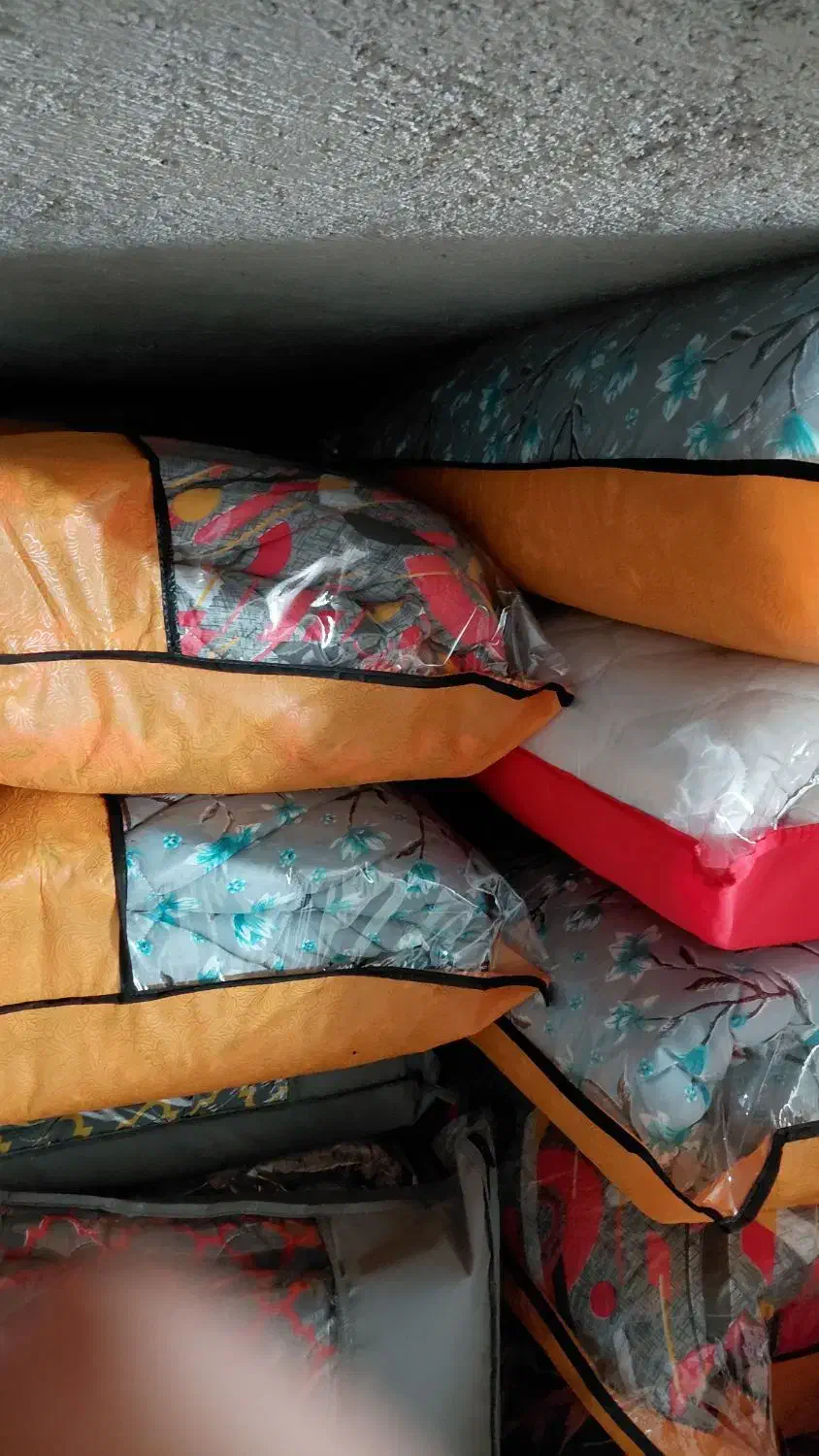 تشک مهمان ۰ زمینی /بالشت|رختخواب، بالش، پتو|نور, |دیوار