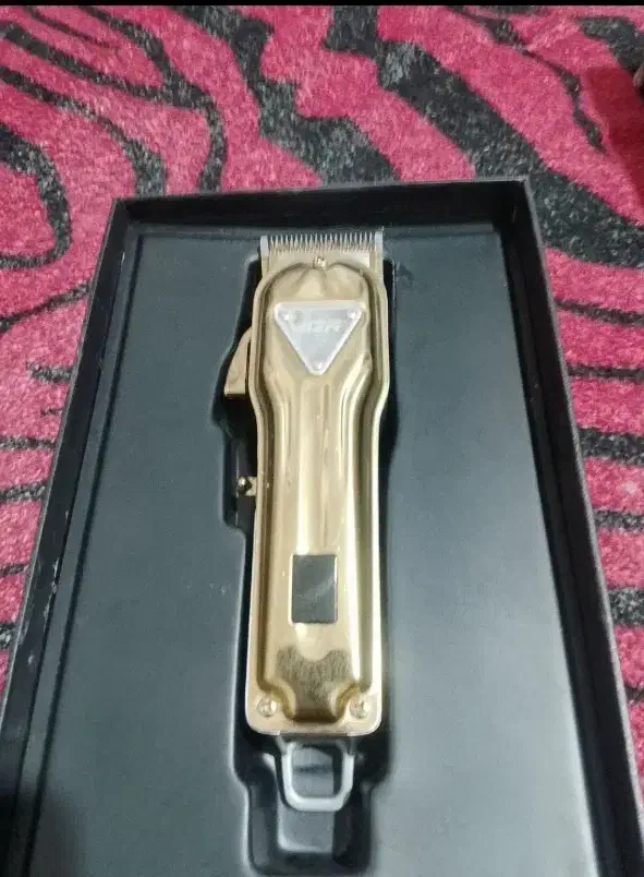 ماشین اصلاح وی جی ار 140|آرایشگاه و سالن‌های زیبایی|ری, علایین|دیوار