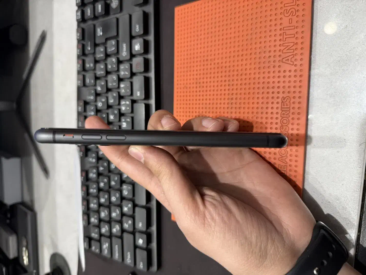 iphone 11 64g ch آیفون ۱۱ بدون خط و خش استثنایی|موبایل|اصفهان, نقش جهان|دیوار