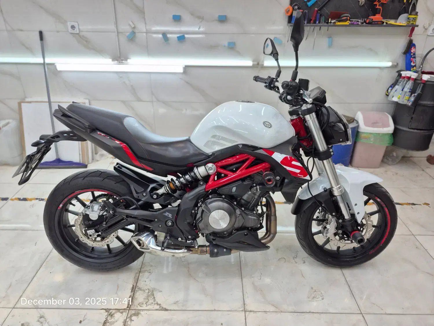 بنلی ۳۰۰ ۴۰۲|موتورسیکلت|قم, زنبیل آباد|دیوار