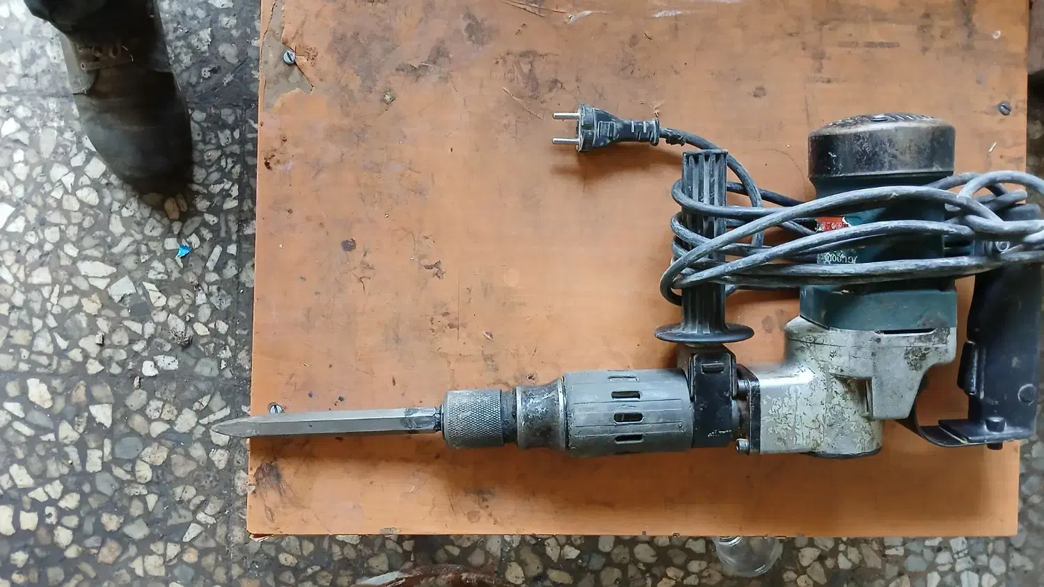 بتون کن سالم بدون ایراد|ابزارآلات|مشکیندشت, |دیوار