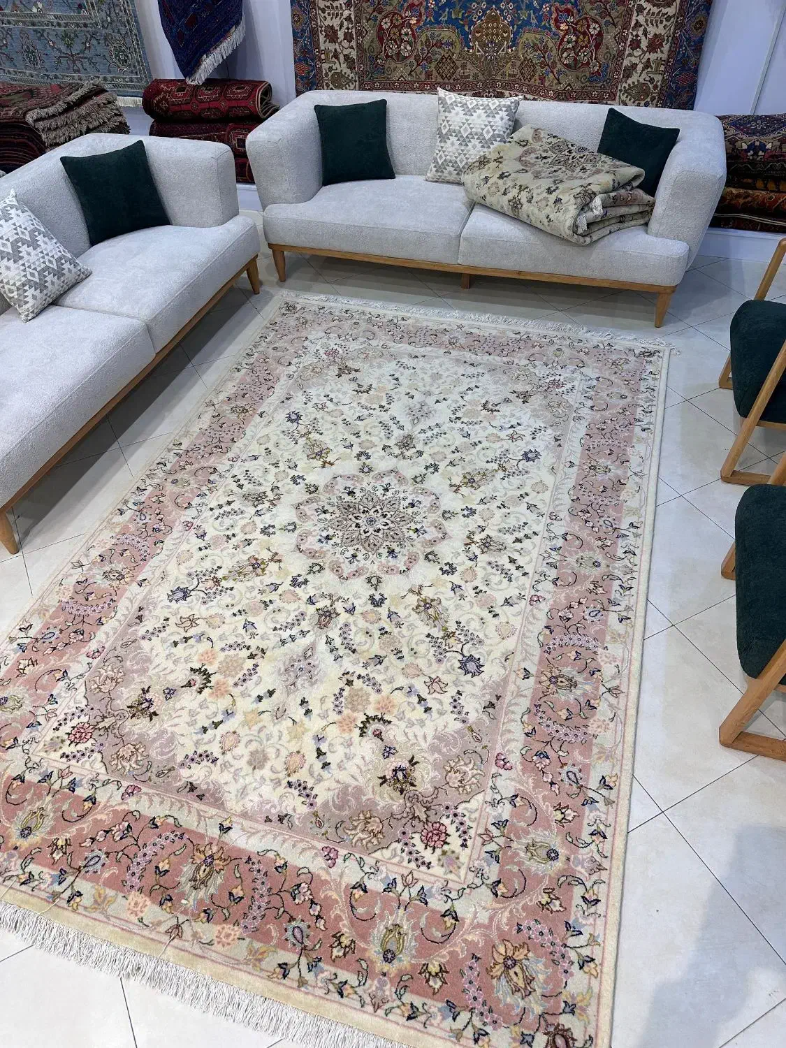 فرش دستباف جفت۶ متر ،نقش اولیا سالم و کم کار|فرش|مشهد, احمدآباد|دیوار
