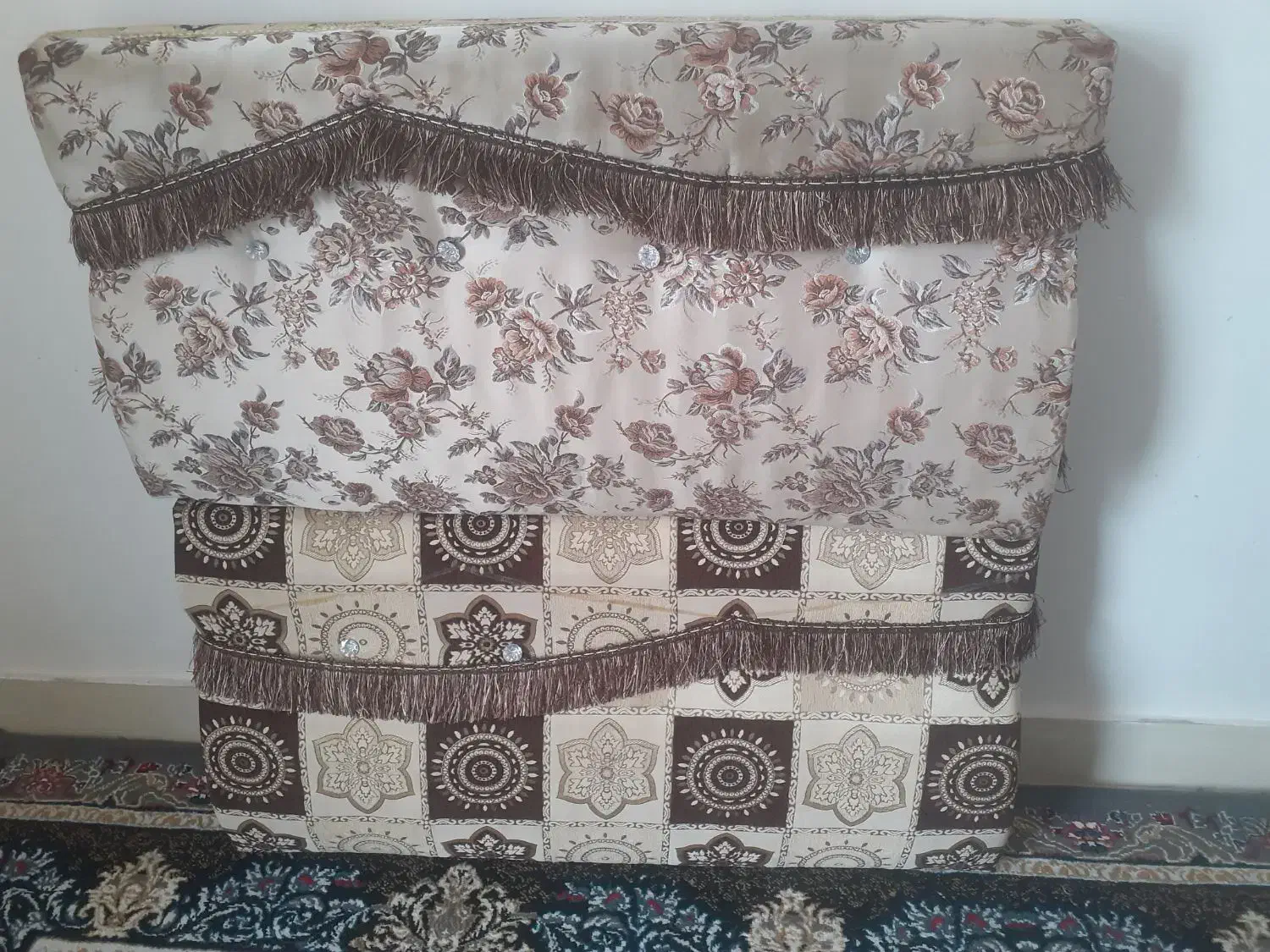 4عدد پشتی در حد نو به فروش میرسد|پشتی|بندرعباس, |دیوار