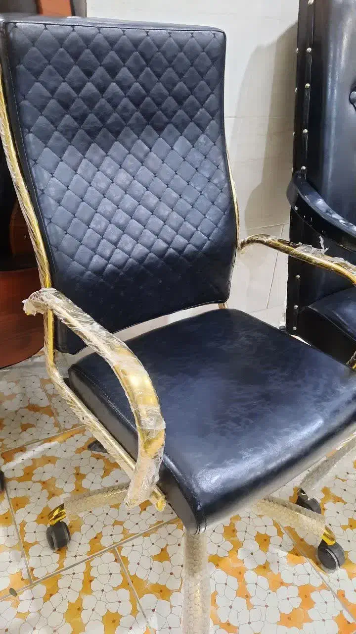 صندلی گردون|صندلی و نیمکت|حمیدیا, |دیوار