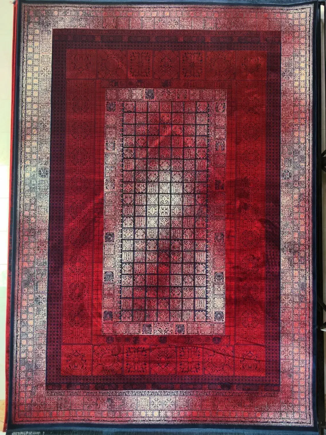 فرش ۹متری ۱۲۰۰شانه /عقیق لاکی قرمز /حراجی|فرش|زابل, |دیوار