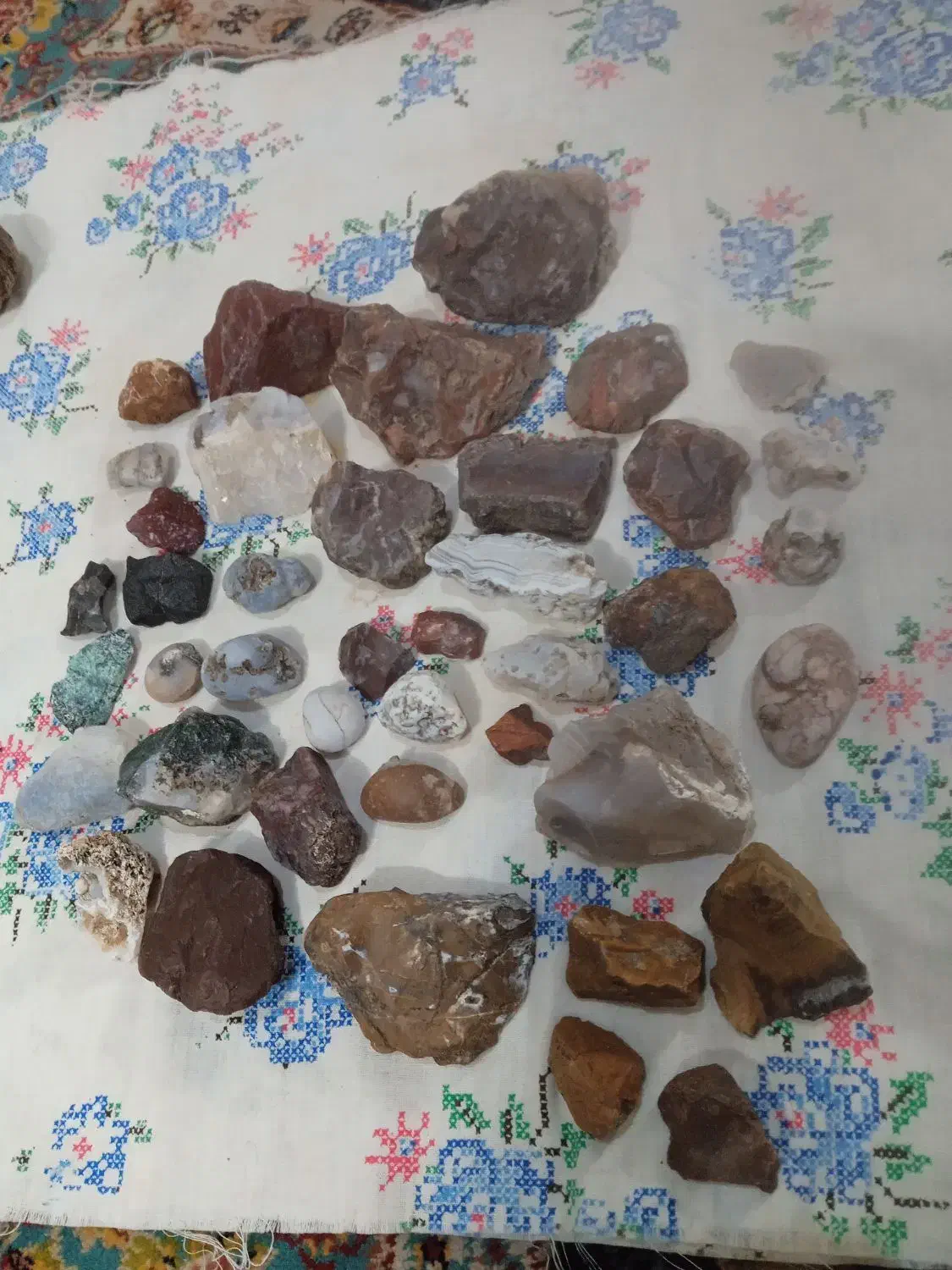 سنگهای زیبای شهرستان خاف|بدلیجات|نیشابور, فرح بخش|دیوار