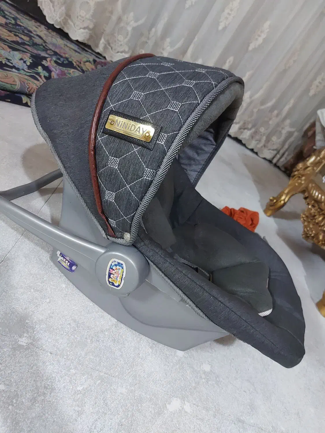 کریر|کالسکه و لوازم جانبی|کازرون, |دیوار