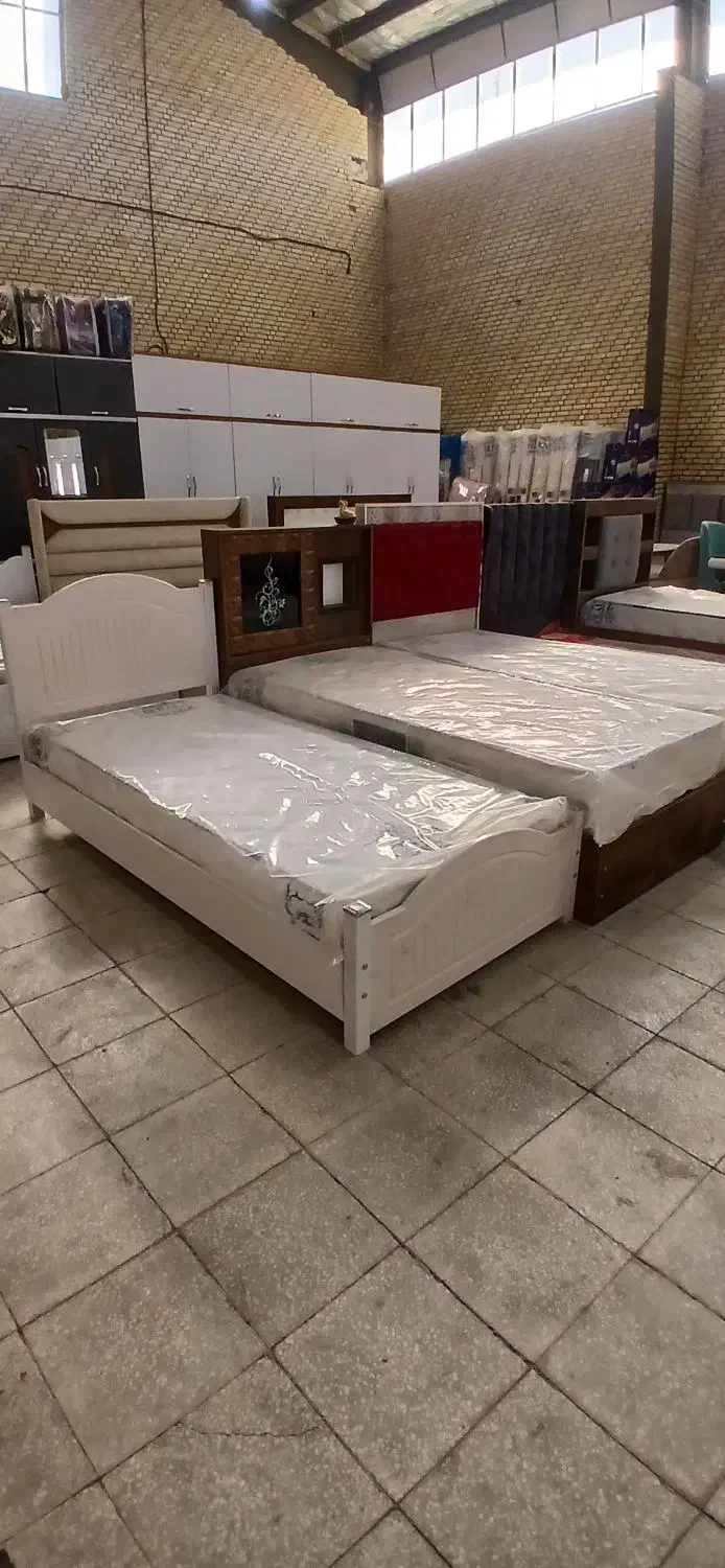 تخت خواب تک نفره|تخت و سرویس خواب|کاشان, شهرک صنعتی کویر|دیوار