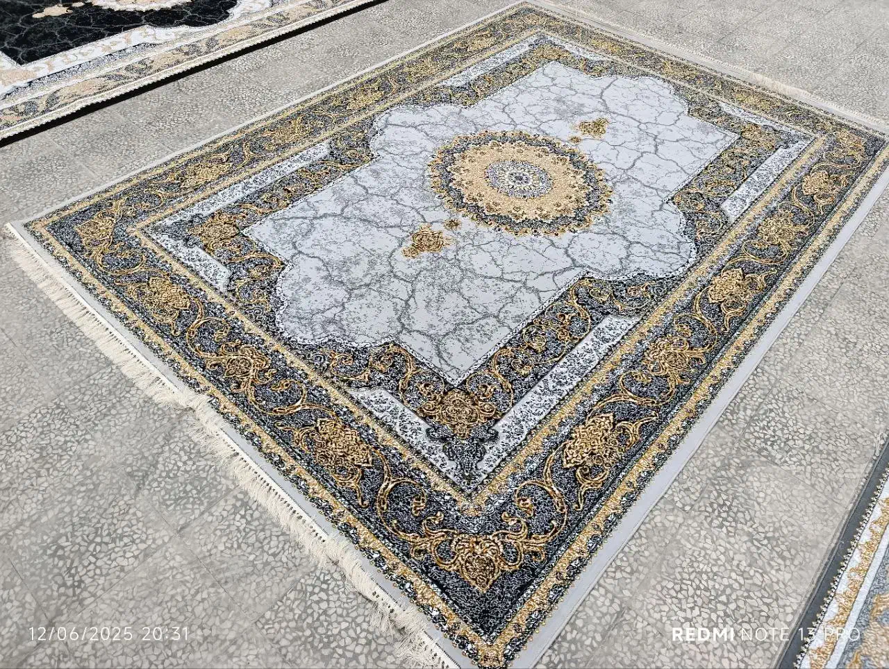 فرش ۱۲ متری مناسب و تضمینی، اقتصادی و باکیفیت|فرش|شهرکرد, |دیوار