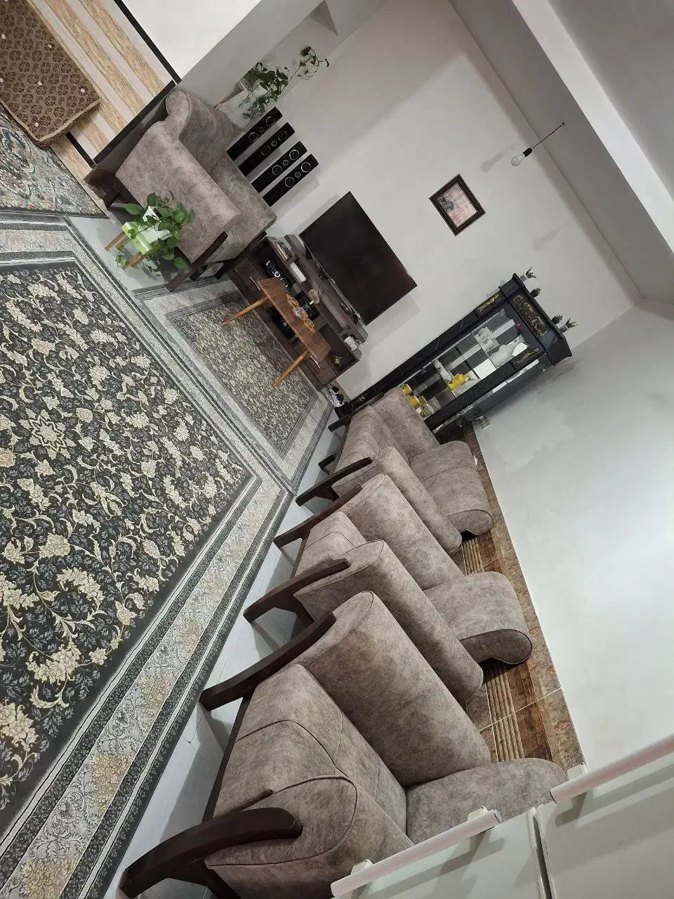 مبل ۷ نفره|مبلمان خانگی و میز عسلی|رشت, جماران|دیوار