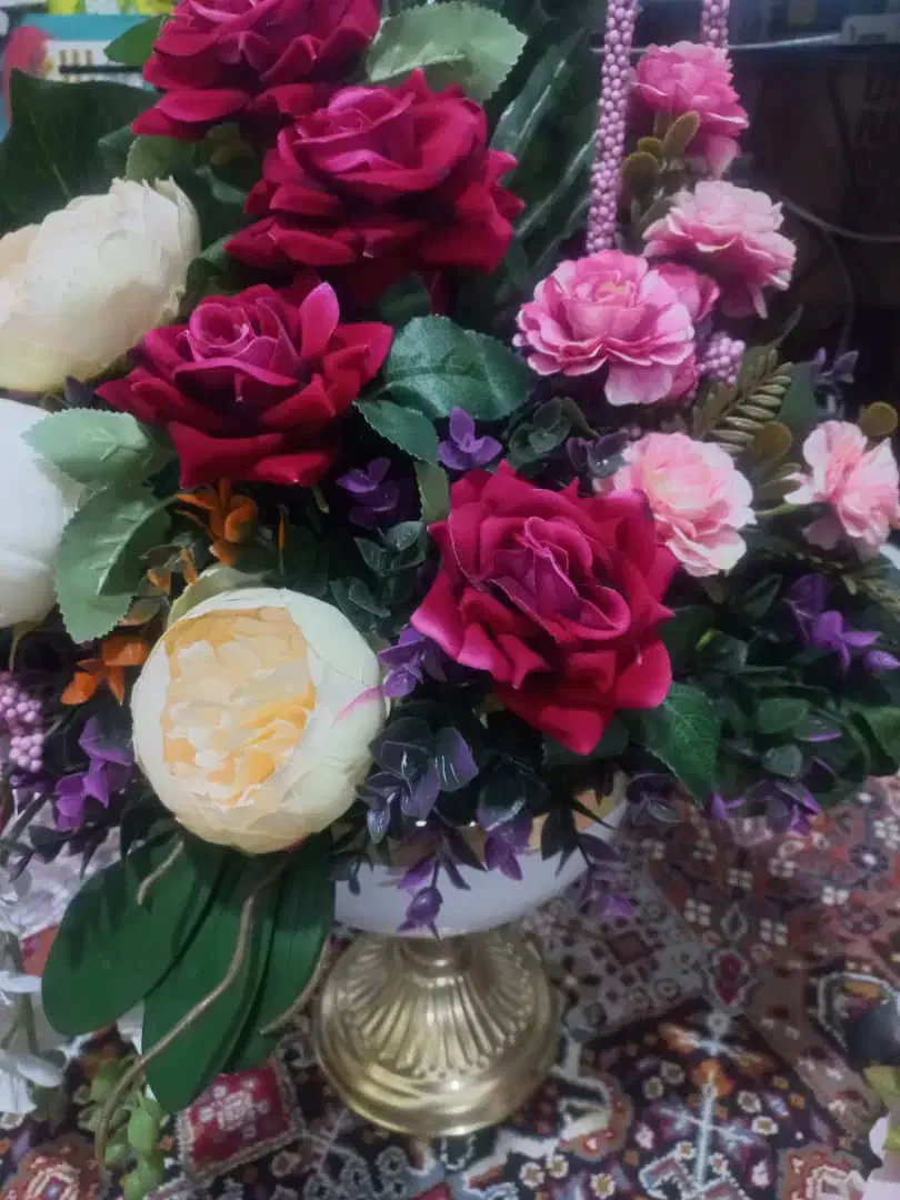 یک گلدون قشنگ ونو|گل مصنوعی|چابهار, |دیوار