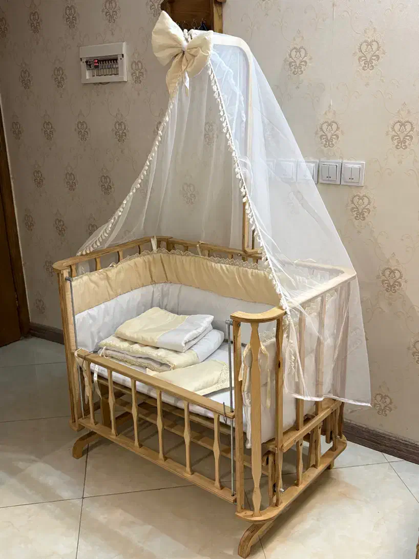گهواره و تخت کنار مادر مدل آنجل چوبی نو و سالم|تخت و صندلی بچه|اصفهان, پارک مشتاق|دیوار