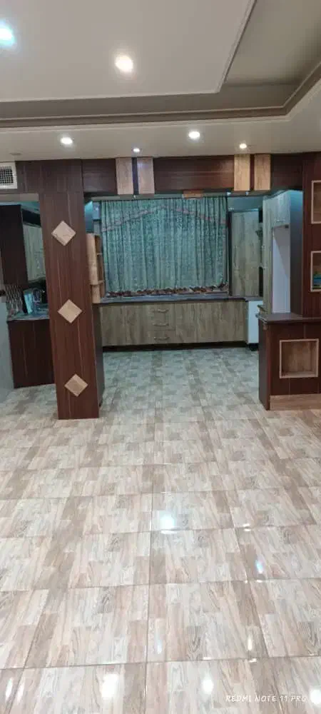 آپارتمان شیک و حیاط دار