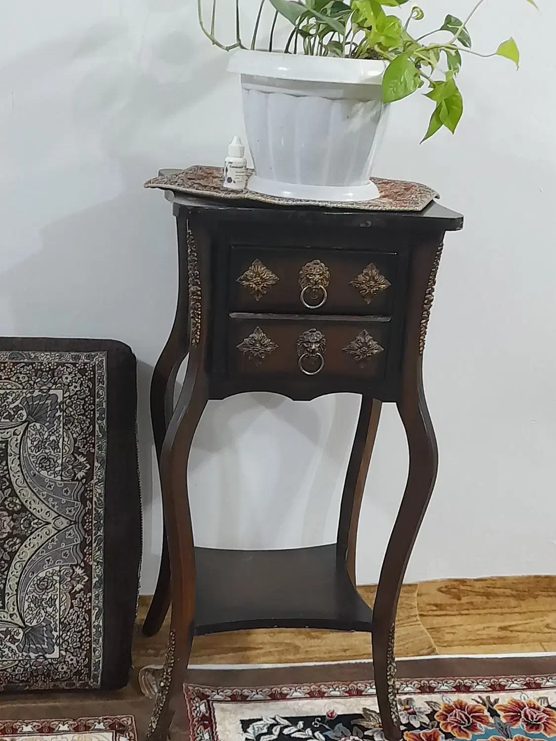 میز|میز تلفن|شفت, |دیوار