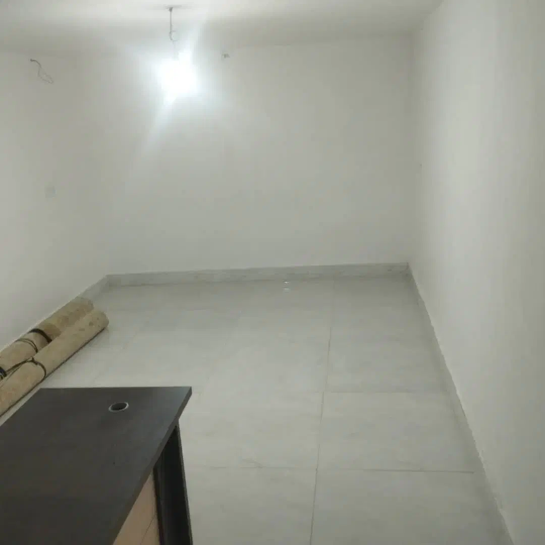 زیر زمین / ۲۵ متری / آراسته ۱۲|اجارهٔ مغازه و غرفه|خرمآباد, |دیوار