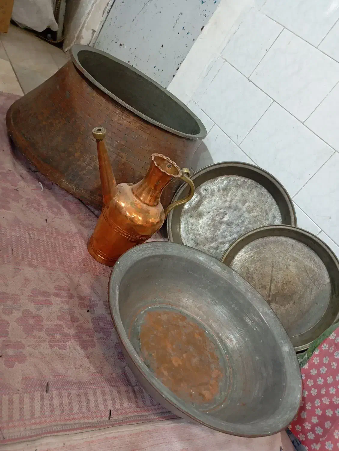 چندقلم لوازم مسی|کلکسیون اشیاء عتیقه|باسمنج, |دیوار