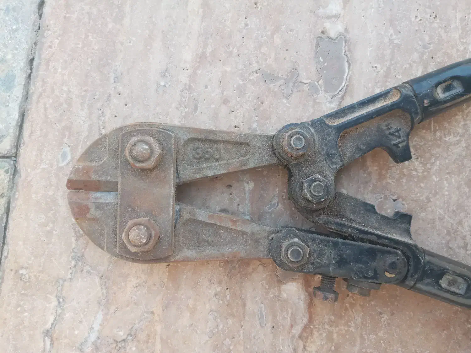 قیچی کابل بر|ابزارآلات|هشتگرد, شهرک آرتیمان|دیوار