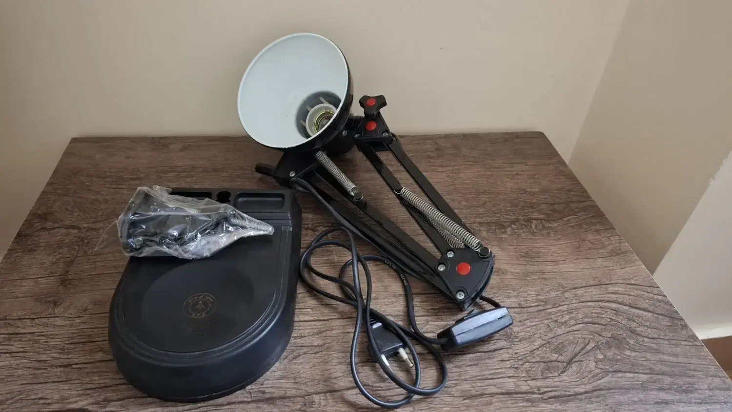 چراغ مطالعه|لوازم التحریر|اسلام‌شهر, شهرک سعیدیه|دیوار