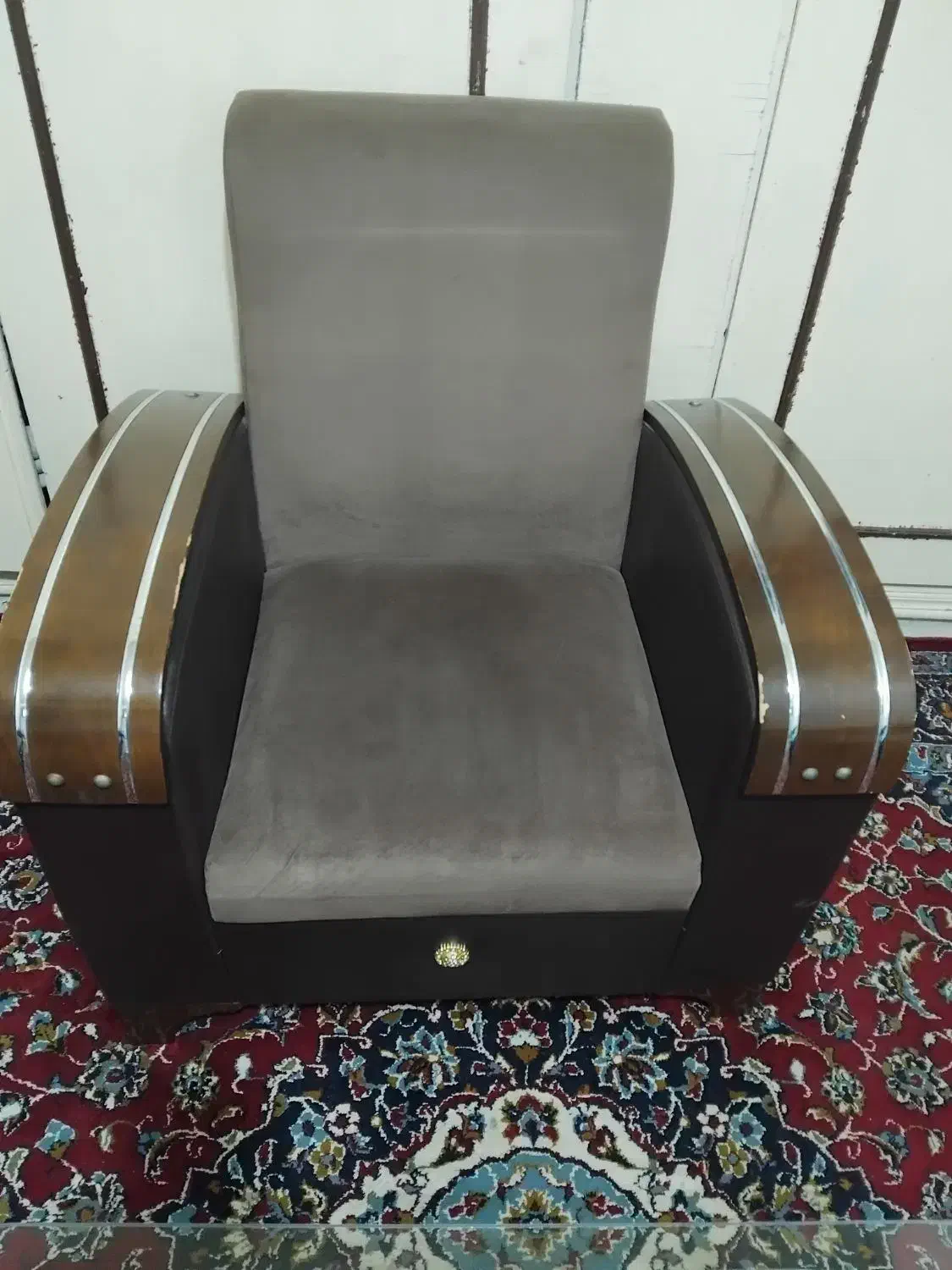 مبلمان ۷نفره با جلو مبلی سالم|مبلمان خانگی و میز عسلی|رشت, کوی بیانی|دیوار