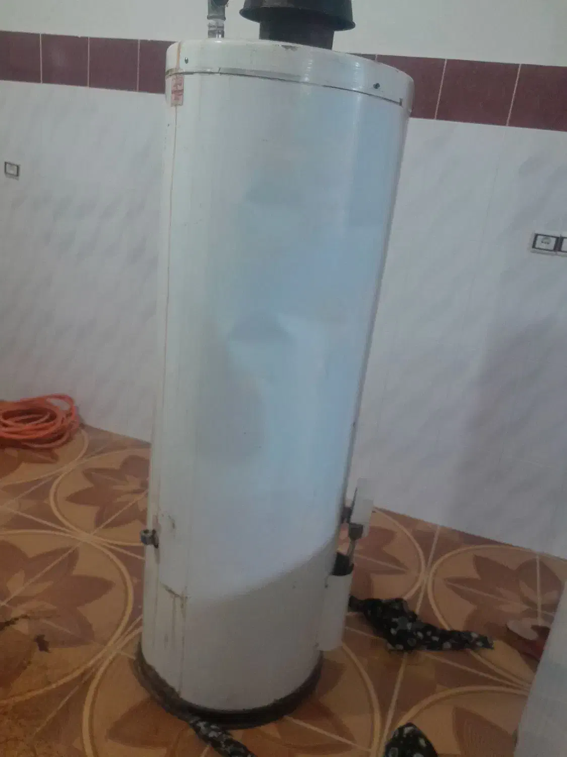 آبگرمکن زمینی|آبگرمکن، پکیج، شوفاژ|اهر, |دیوار