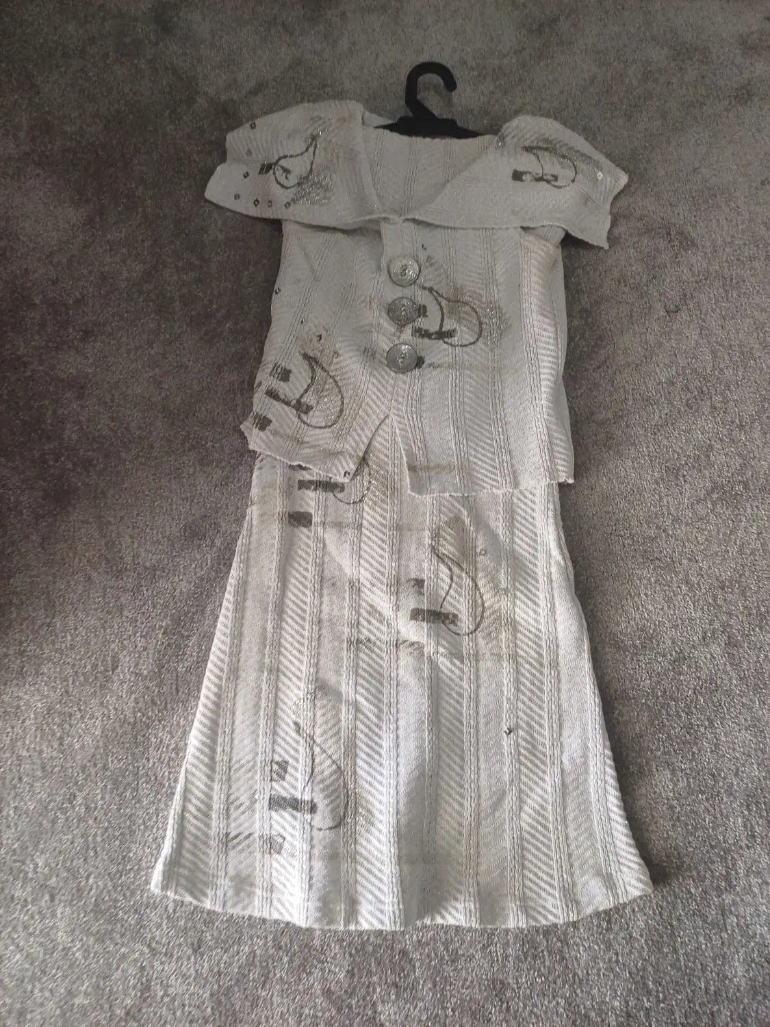 لباس مجلسی|لباس|ایلام, |دیوار