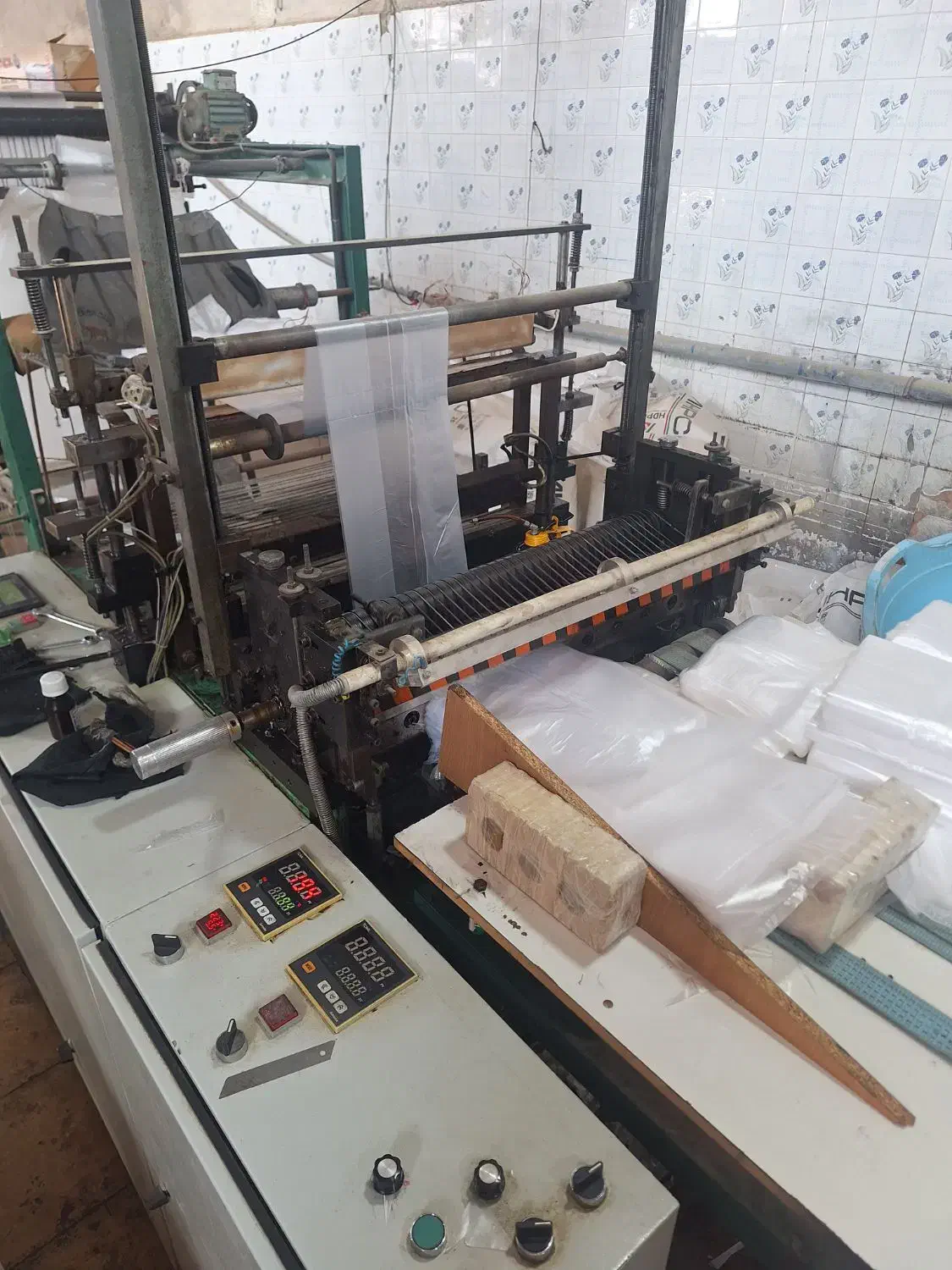 دستگاه دوخت و برش نایلون و نایلکس|ماشین‌آلات صنعتی|چهاردانگه (تهران), |دیوار