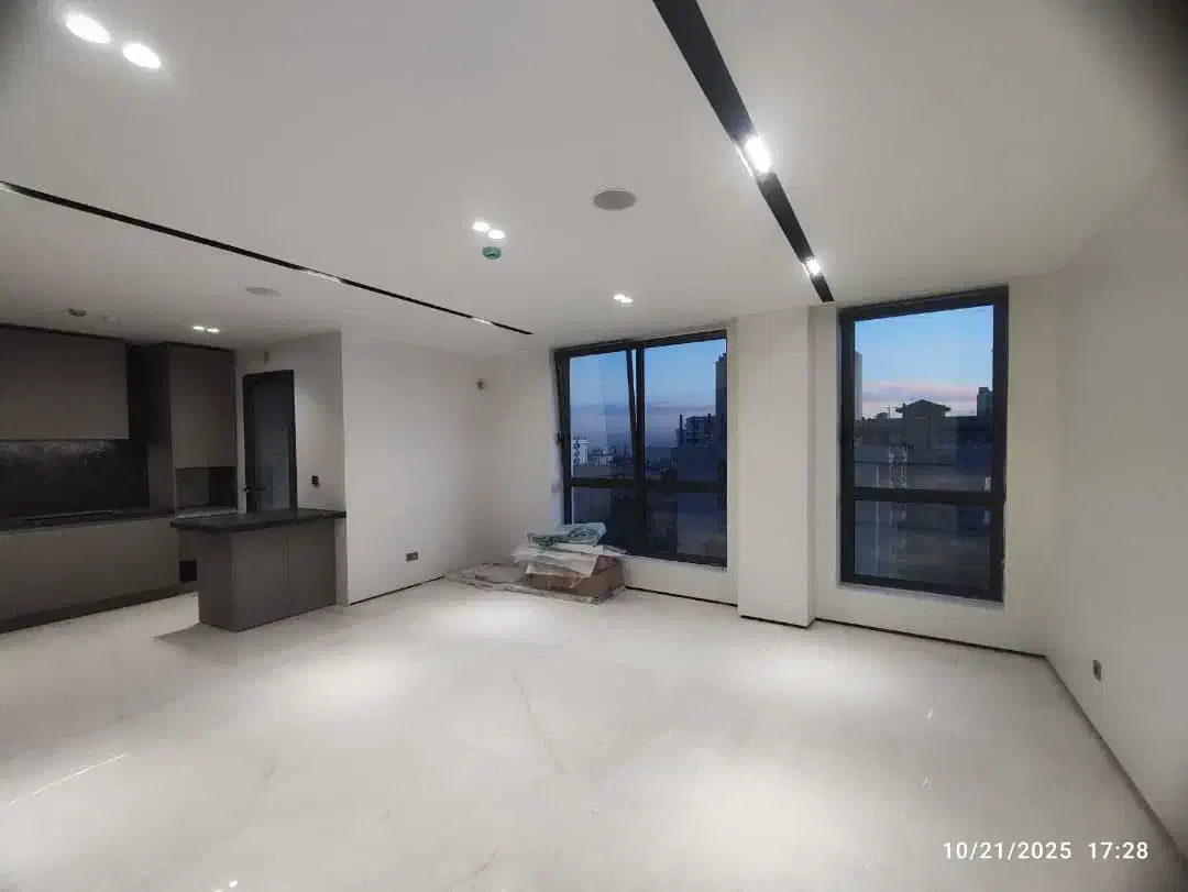 باغ فردوس  ۱۰۰متر   نوساز   ۳۶۰درجه نور و ویو