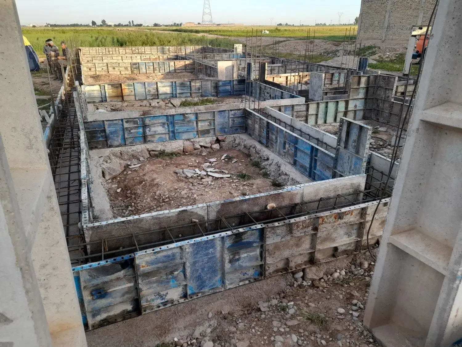 اجرای استخر وسقف.فنداسیون بابهترین کیفیت|خدمات پیشه و مهارت|دزفول, |دیوار