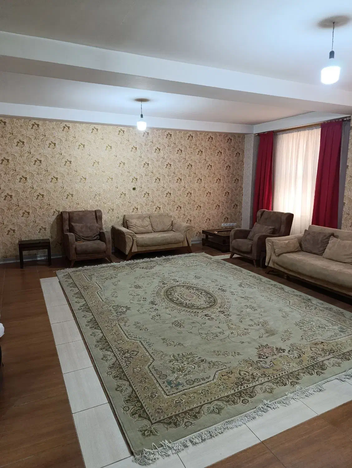 منزل مبله صدرا|اجارهٔ کوتاه‌مدت آپارتمان و سوئیت|شیراز, شهرک گلستان|دیوار