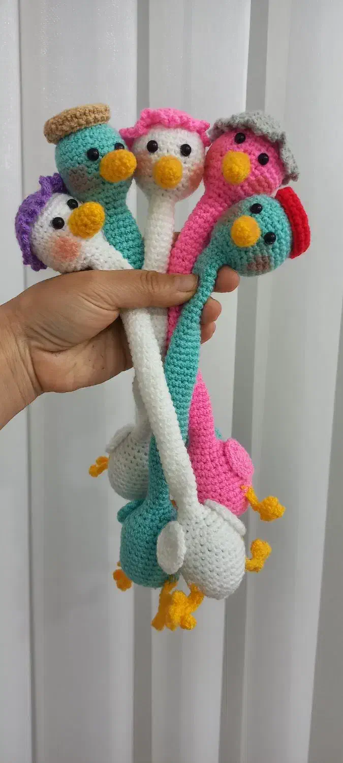 عروسک بافتنی گردن دراز|صنایع دستی و سایر لوازم تزئینی|شیروان (خراسان), |دیوار