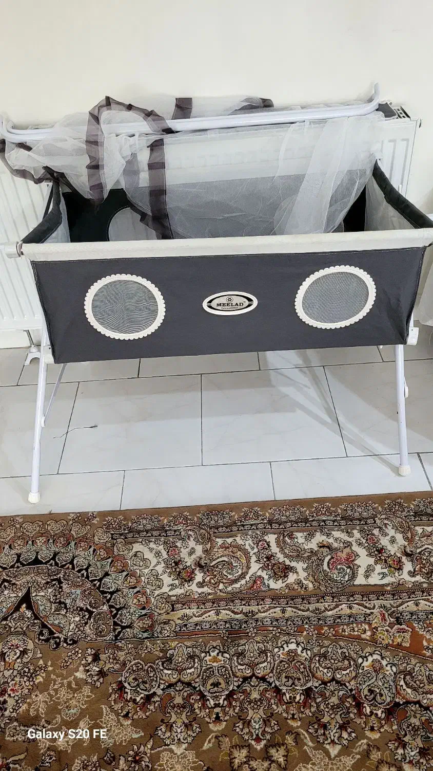 گهواره نوزاد تمیز در حد نو جنس برزینت|اسباب و اثاث بچه|کرج, شهرک بنفشه|دیوار