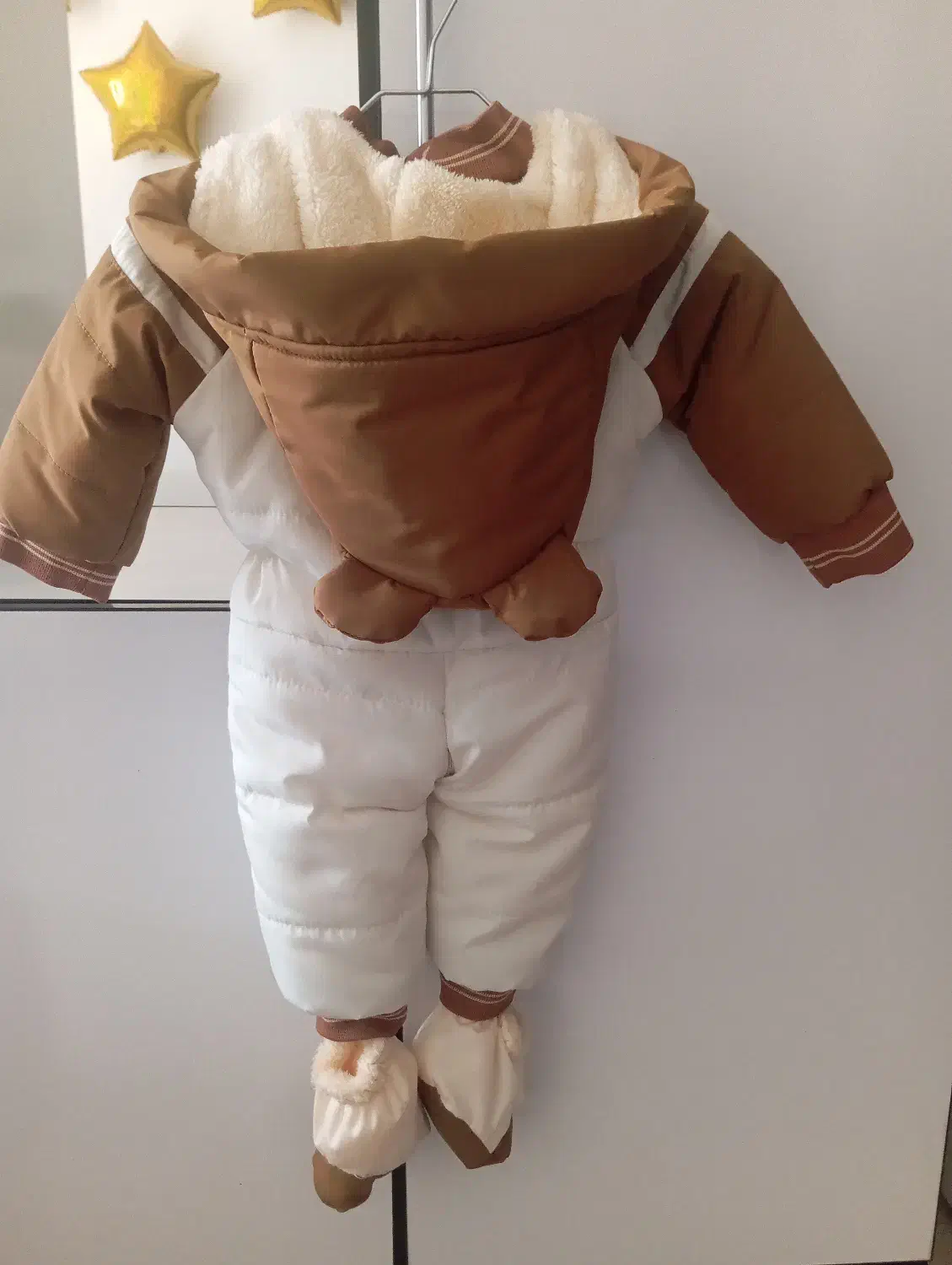 لباس بچه|کفش و لباس بچه|دوگنبدان, |دیوار