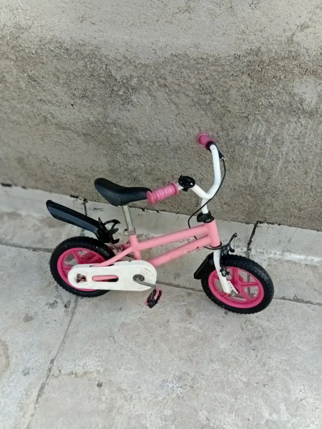 دو چرخه|اسباببازی بچه|بهارستان, |دیوار