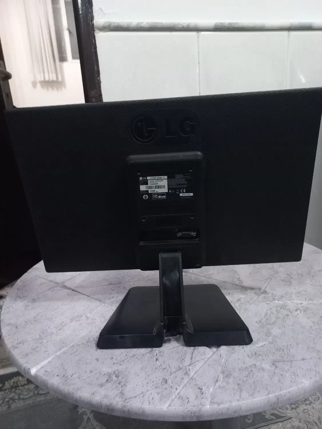 مانیتور الجی LED|قطعات و لوازم جانبی رایانه|قم, شهرک مهدیه (مدرس)|دیوار