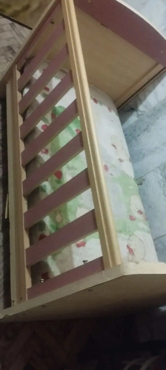 تخت کودک|تخت و صندلی بچه|زاهدان, |دیوار