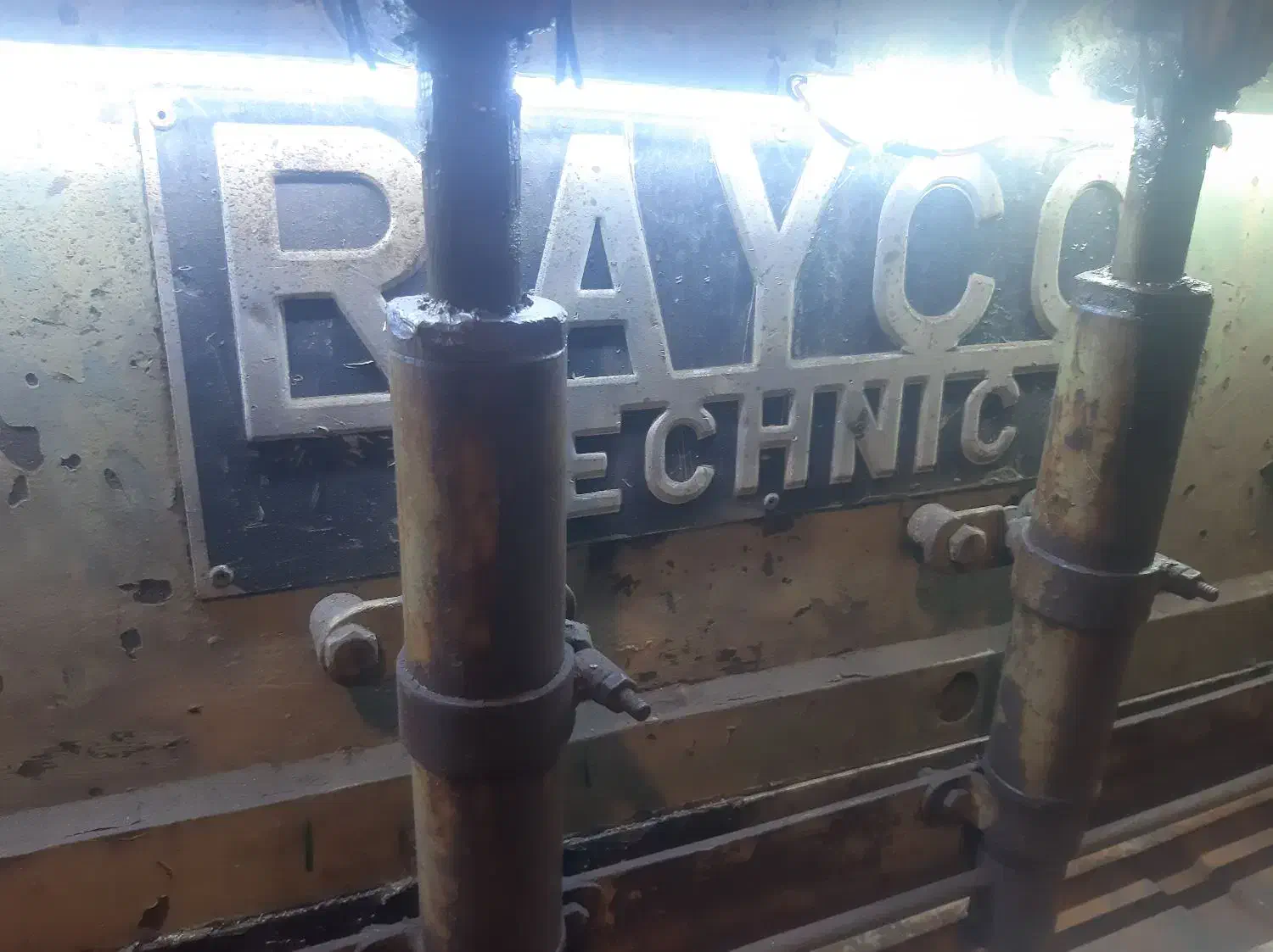 گیوتین ۲ متری|ماشین‌آلات صنعتی|مشهد, رباط طرق|دیوار