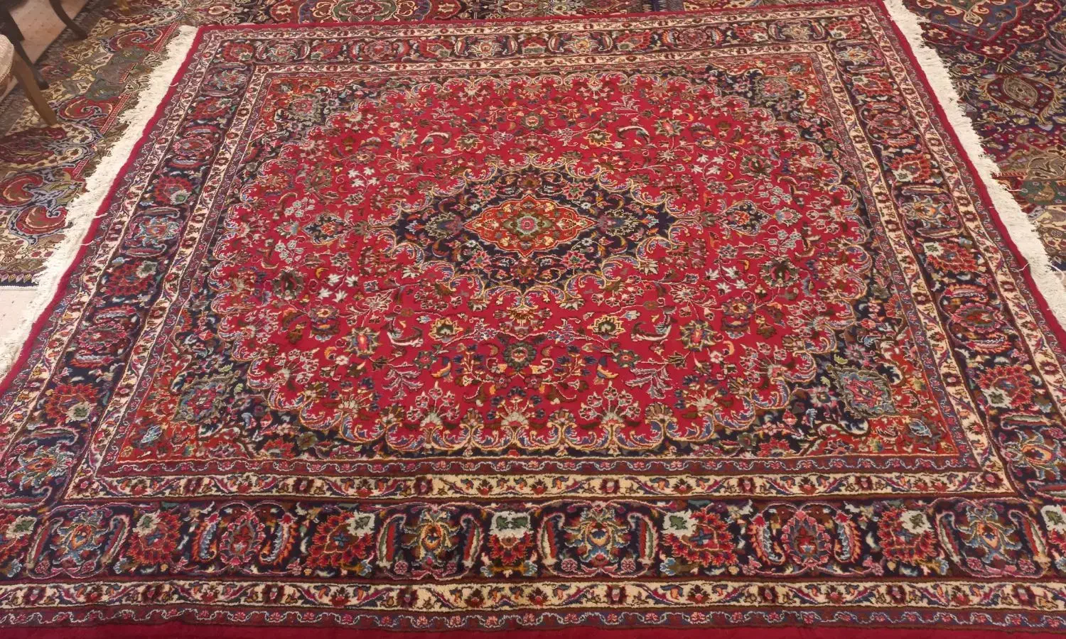 فرش دستباف کارکرده در حد نو|فرش|اردبیل, |دیوار