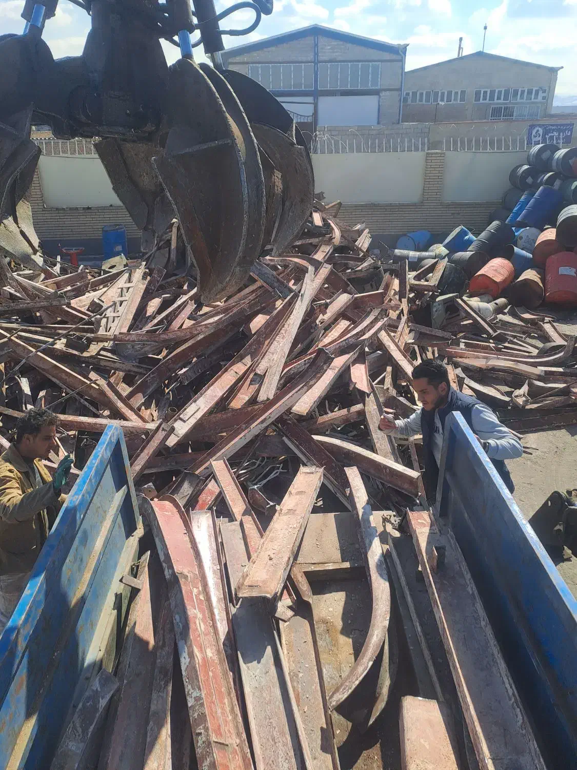 ضایعات آهن کابل مس سیم کابل آلومینیوم برنز خشکه|عمده‌فروشی|تبریز, |دیوار