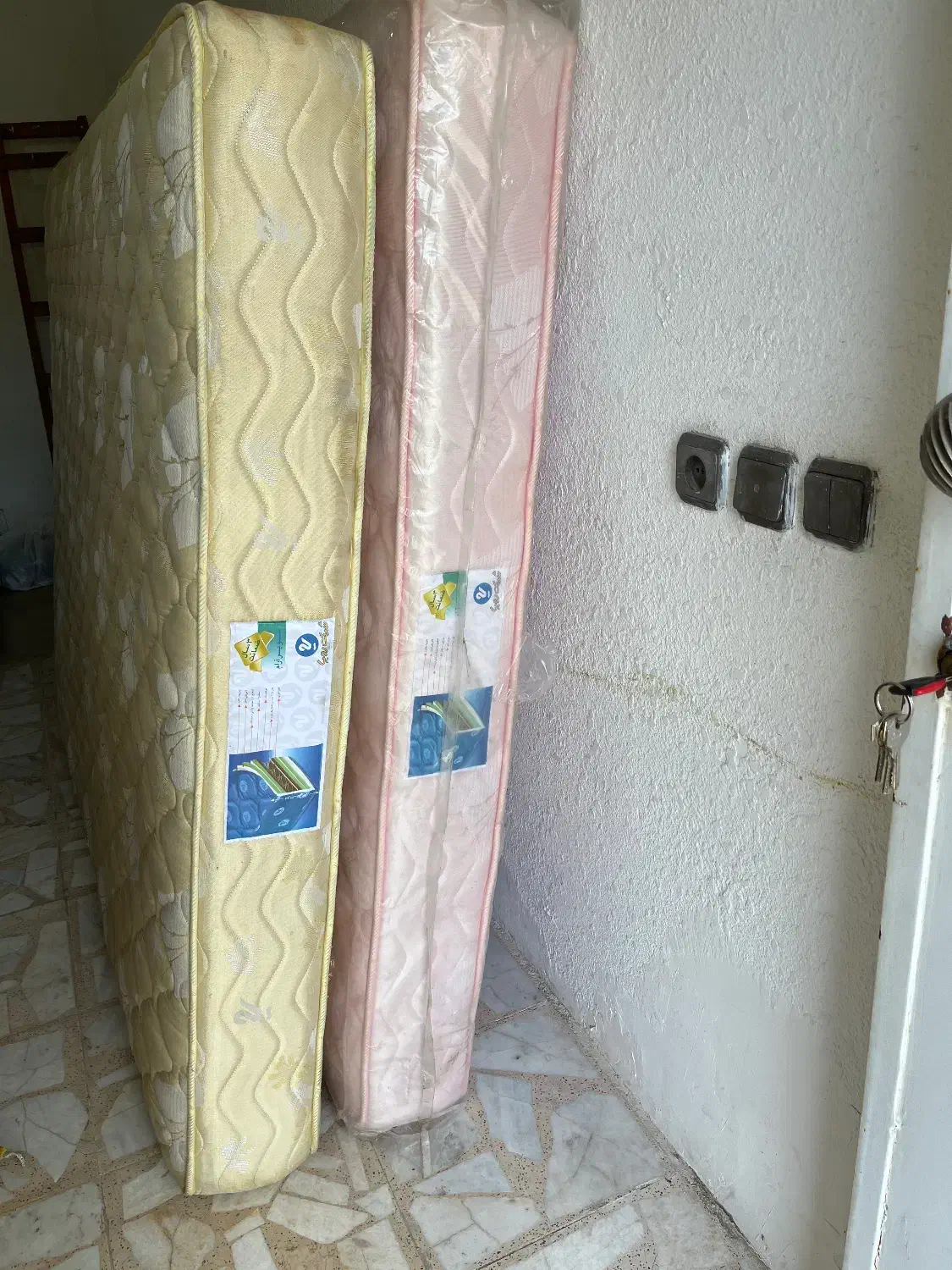 تشک دونفره رویا|تشک تختخواب|بندر انزلی, ساحل قو|دیوار