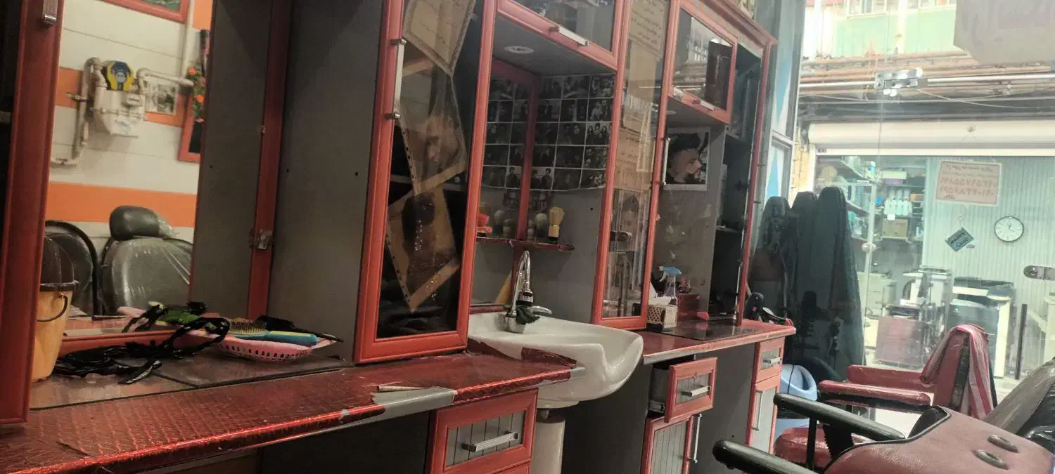 ویترین آرایشگاه|آرایشگاه و سالن‌های زیبایی|مشگین شهر, |دیوار