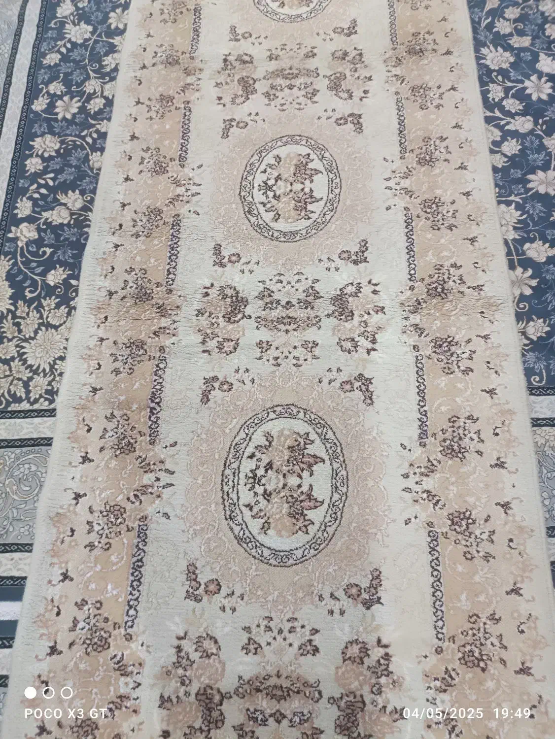 فرش کناره کرمی رنگ  سالم و بدون هیچ مشکلی|فرش|کرمانشاه, |دیوار