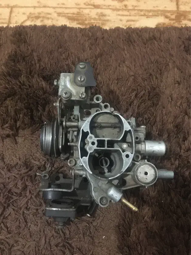 کاربراتورپژو۲۰۰۰ کاملن سالم|قطعات یدکی و لوازم جانبی|اهواز, اهواز|دیوار