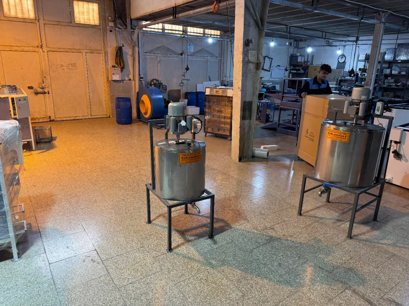 دستگاه کرهگیر 102KS-همزن استیل و موتور گیربکس قوی|فروشگاه و مغازه|کرج, شهرک صنعتی بهارستان|دیوار