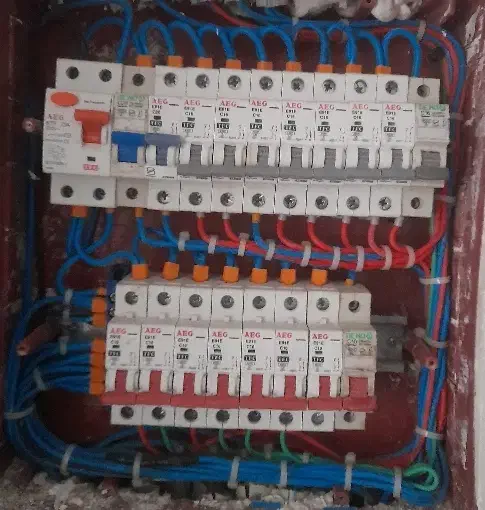 برقکاری، برقکشی،سیمکشی، نصب.|خدمات پیشه و مهارت|جویبار, |دیوار