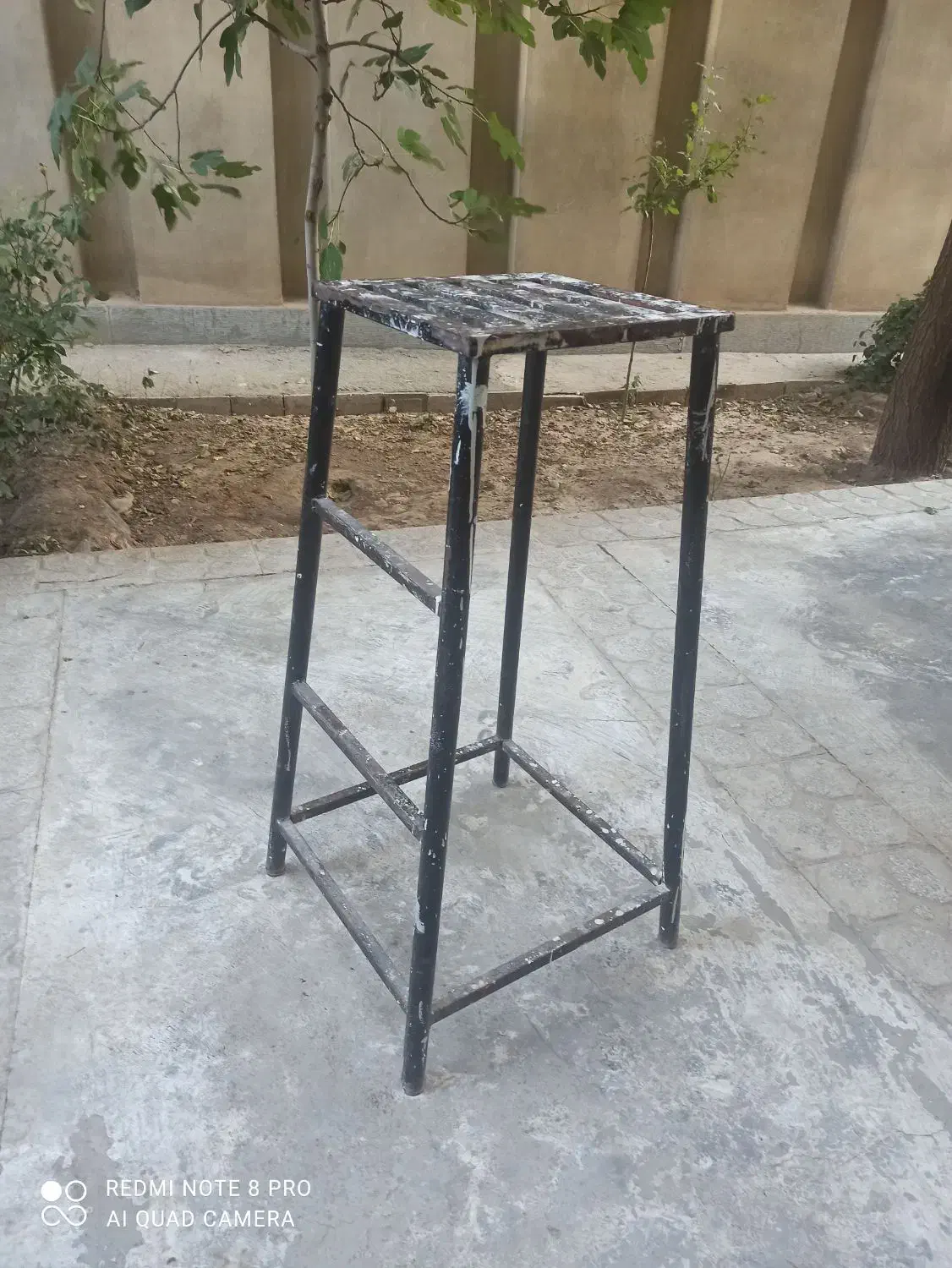 چهار پایه فلزی|صندلی و نیمکت|همدان, |دیوار