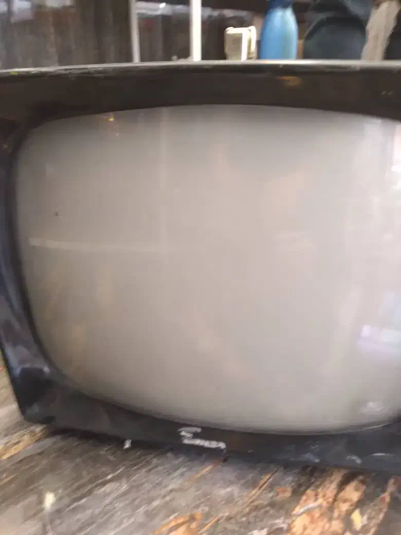 تلوزیون لامپی|کلکسیون اشیاء عتیقه|ری, دیلمان|دیوار