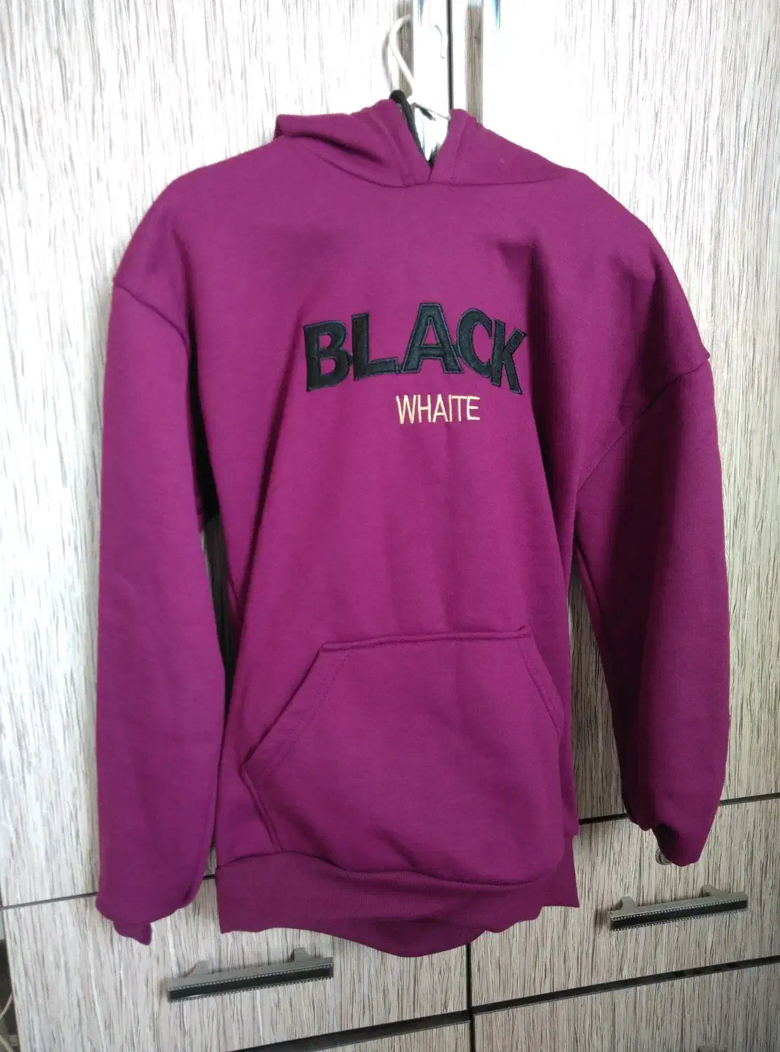 هودی کاملاً نپ|لباس|آستانه اشرفیه, |دیوار